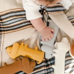 We Are Gommu Bad- En Bijtspeelgoed Hond Cream 10 We Are Gommu Bad- En Bijtspeelgoed Hond Cream -Speelgoedwinkel gommu bad en bijtspeelgoed hond cream 2