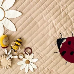 Konges Sløjd Activiteitenspeeltje - Bij -Speelgoedwinkel konges sl jd activiteitenspeeltje bij 1