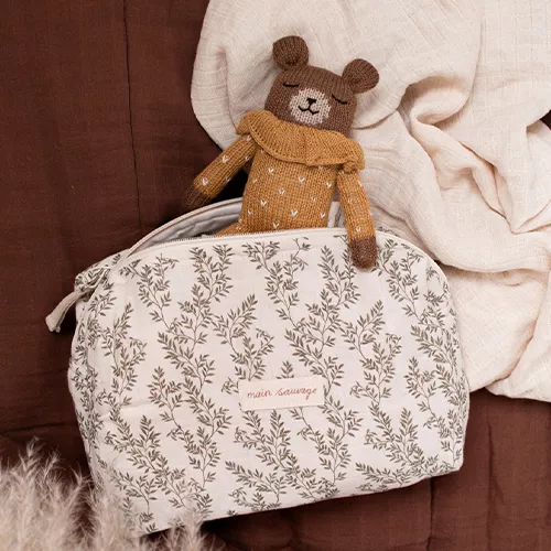 Main Sauvage Knuffelbeer Ochre Dots Pyjamas - 22 Cm 5 Main Sauvage Knuffelbeer Ochre Dots Pyjamas - 22 Cm - Afbeelding 3