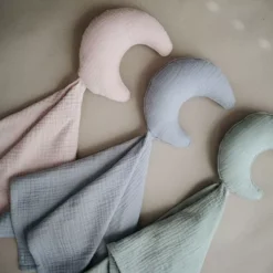 Mushie Knuffeldoek Moon - Roman Green -Speelgoedwinkel mushie knuffeldoek moon roman green 4