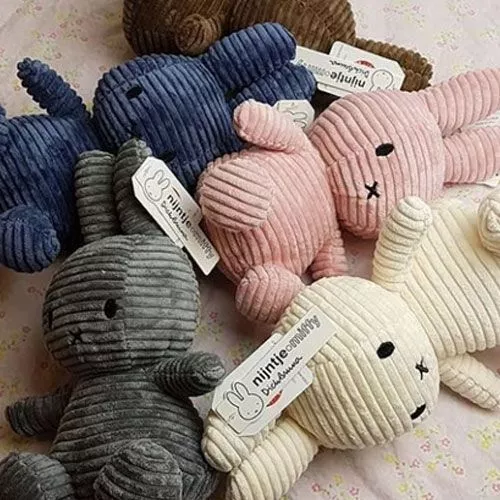 Nijntje-miffy Corduroy Knuffelkonijn 23 Cm - Mosterd 4 Nijntje-miffy Corduroy Knuffelkonijn 23 Cm - Mosterd - Afbeelding 2