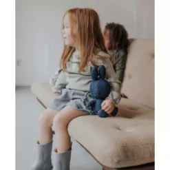 Nijntje-miffy Denim Knuffelkonijn 23 Cm -Speelgoedwinkel nijntje miffy denim knuffelkonijn 23 cm ilovespeelgoed.nl5
