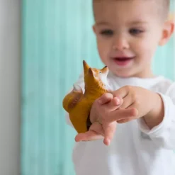 Oli & Carol Bad- & Bijtarmband Vos Rob -Speelgoedwinkel oli carol bad bijtarmband vos rob 4