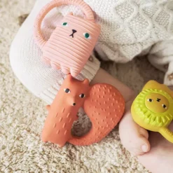 Oli & Carol Bad- & Bijtspeelgoed Vos Cyril -Speelgoedwinkel oli carol bad bijtspeelgoed cyril 3