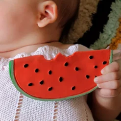 Oli & Carol Bijt- & Badspeelgoed Watermeloen -Speelgoedwinkel oli carol bijt badspeelgoed watermeloen 10