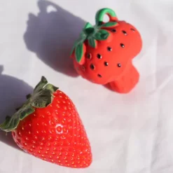 Oli & Carol Bijtspeeltje Aardbei -Speelgoedwinkel oli carol bijtspeeltje aardbei 6